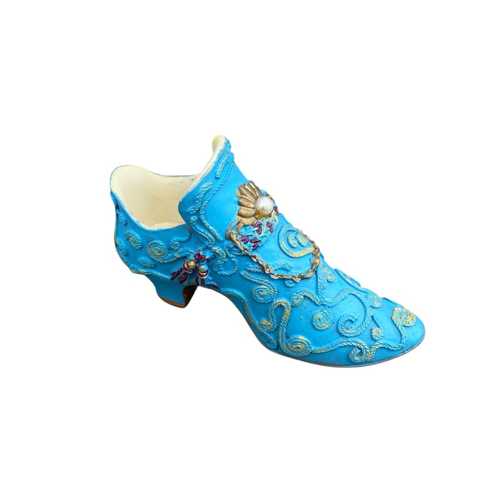 Just the Right Shoe" by Raine (Lorraine Vail), model "The Empress - Picture 5 of 11